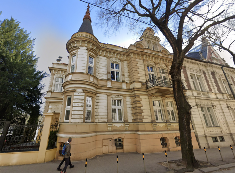 Štefánikova 8